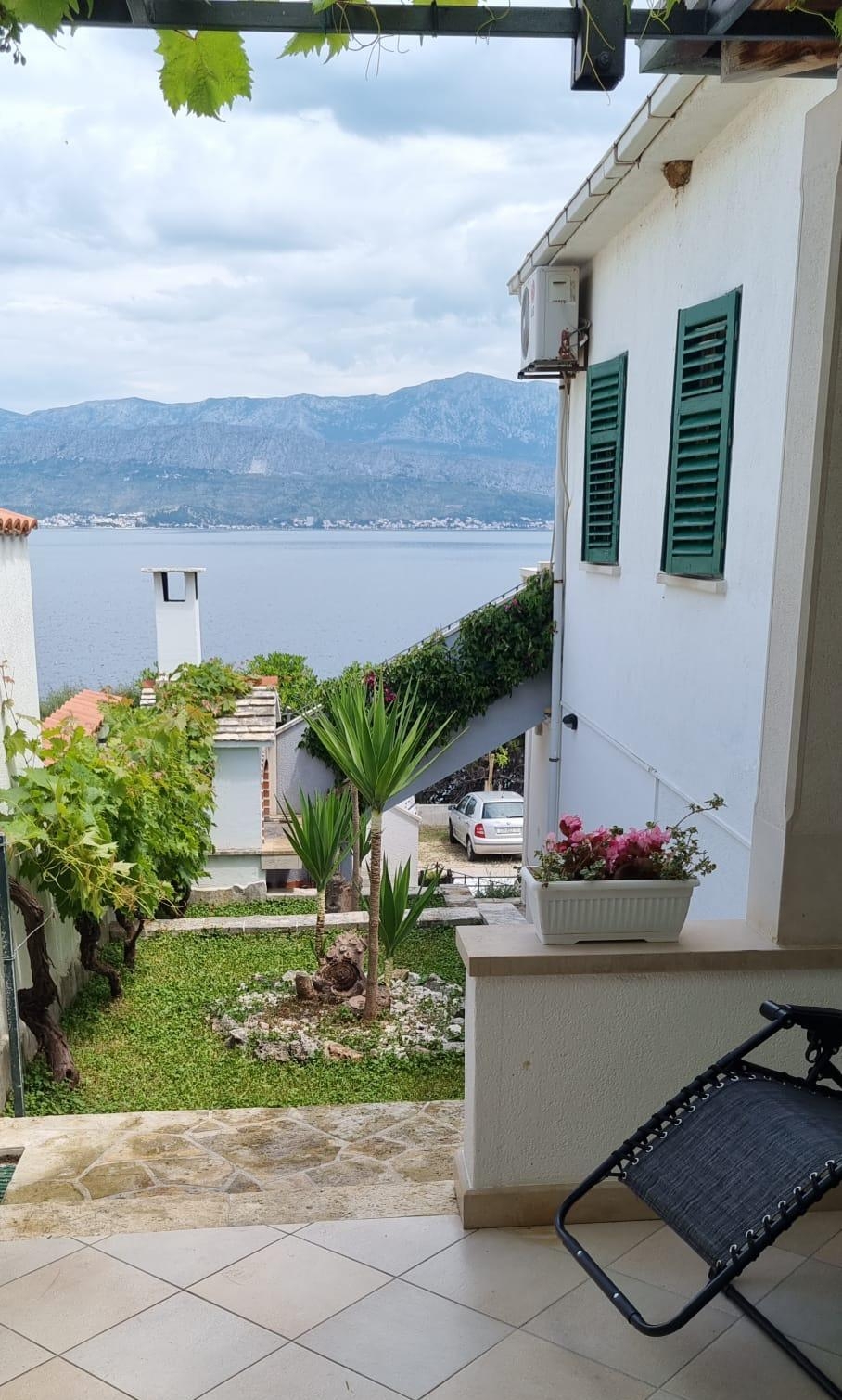Studio flat near beach Postira, Brač  AS-a