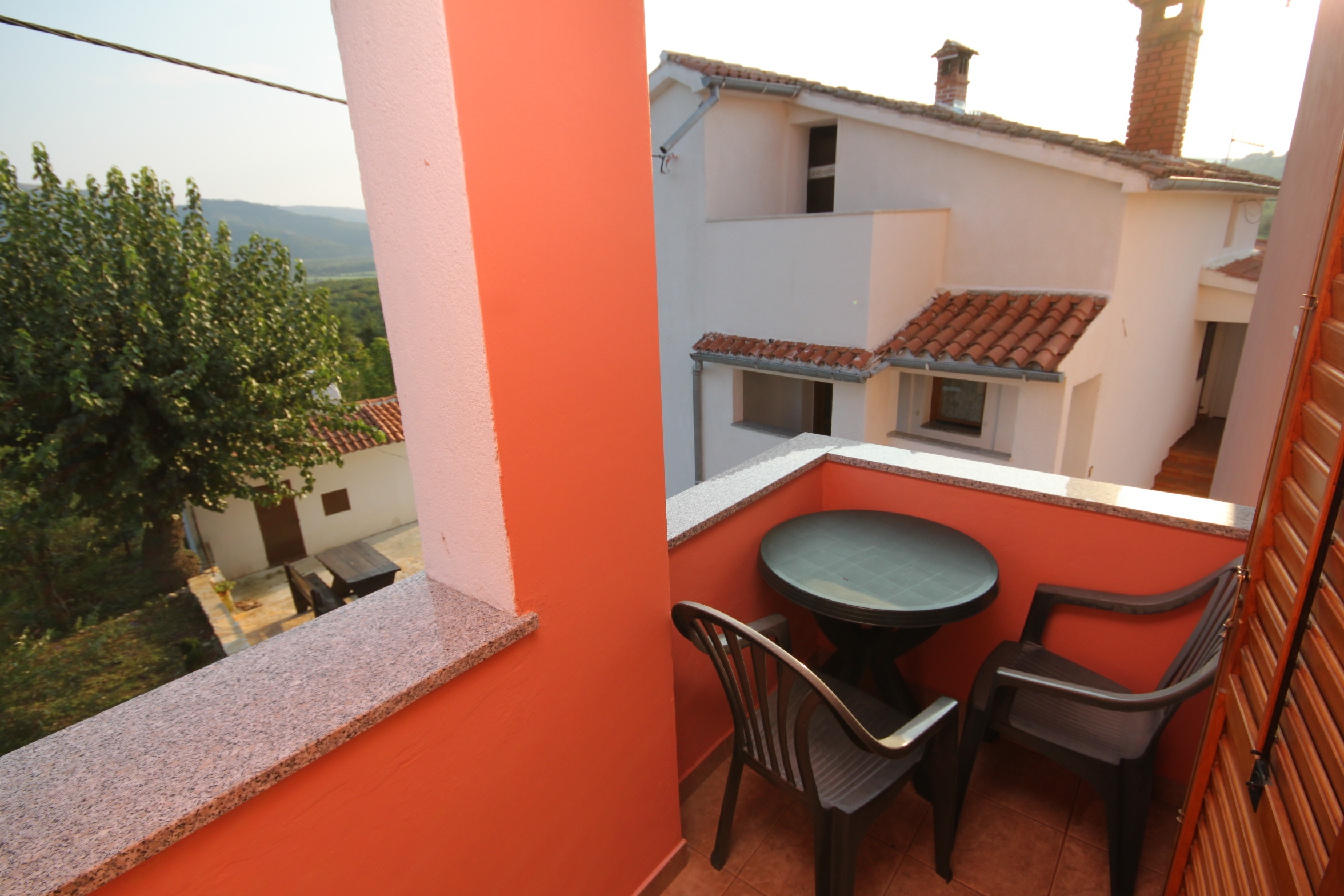 Four bedroom apartment with balcony Motovun - Bataji, Central Istria - Središnja Istra  A-a