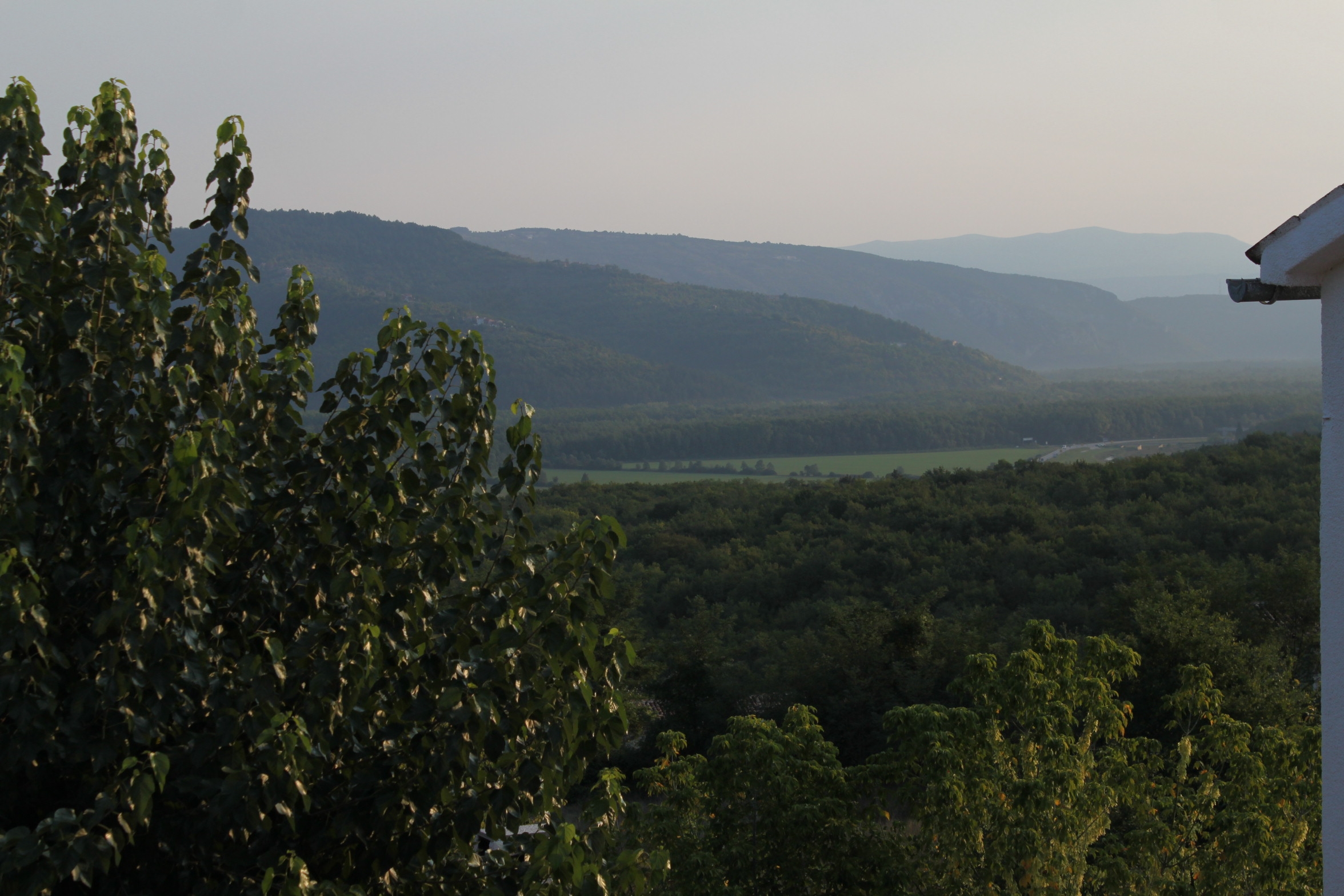 Four bedroom apartment with balcony Motovun - Bataji, Central Istria - Središnja Istra  A-a