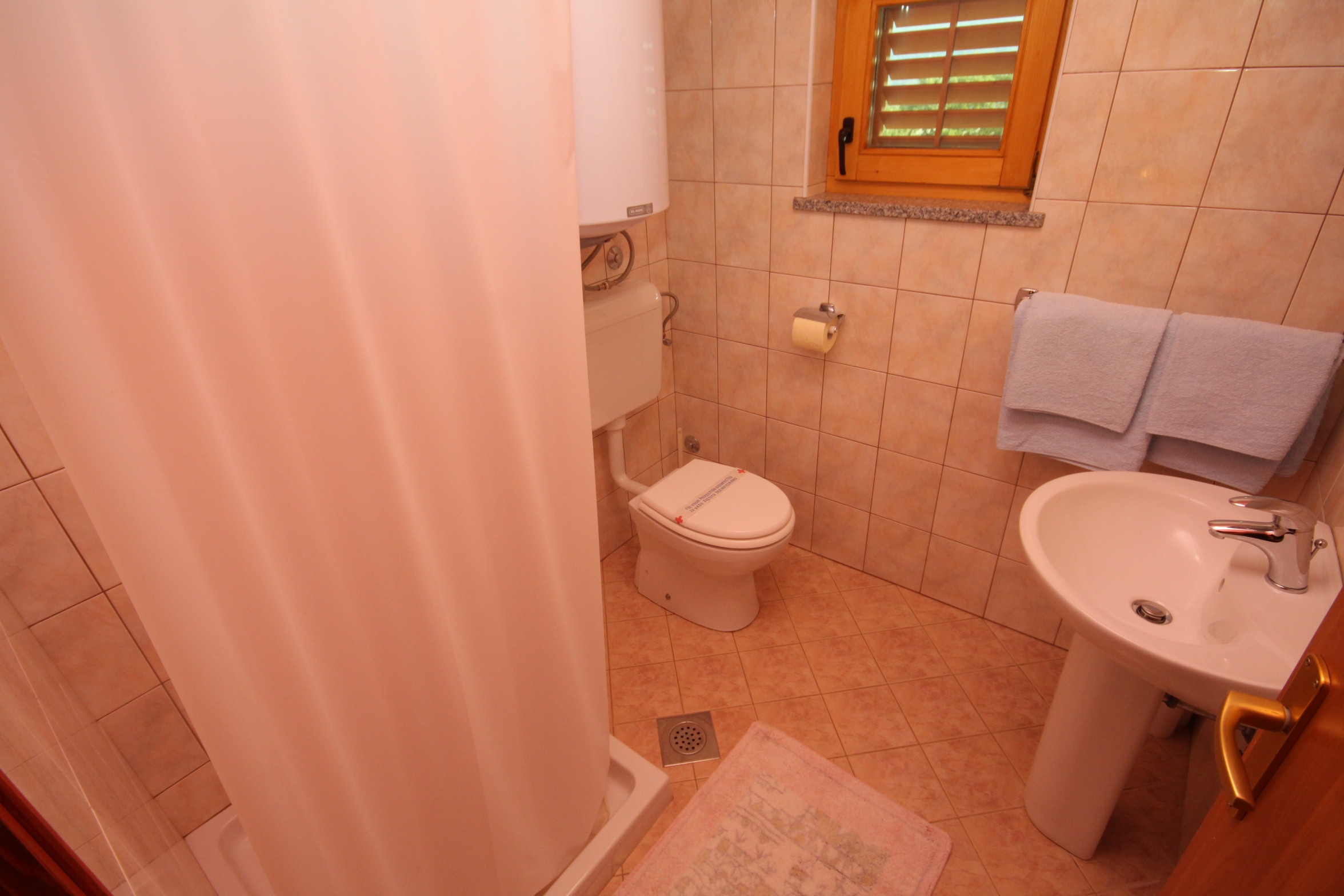 Four bedroom apartment with balcony Motovun - Bataji, Central Istria - Središnja Istra  A-a