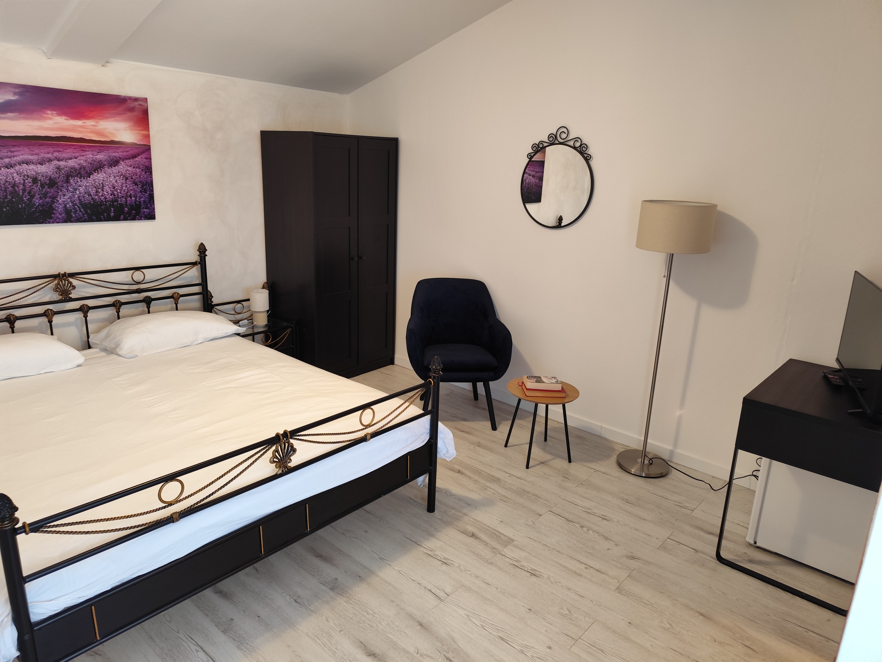 Four bedroom apartment with balcony Motovun - Bataji, Central Istria - Središnja Istra  A-a