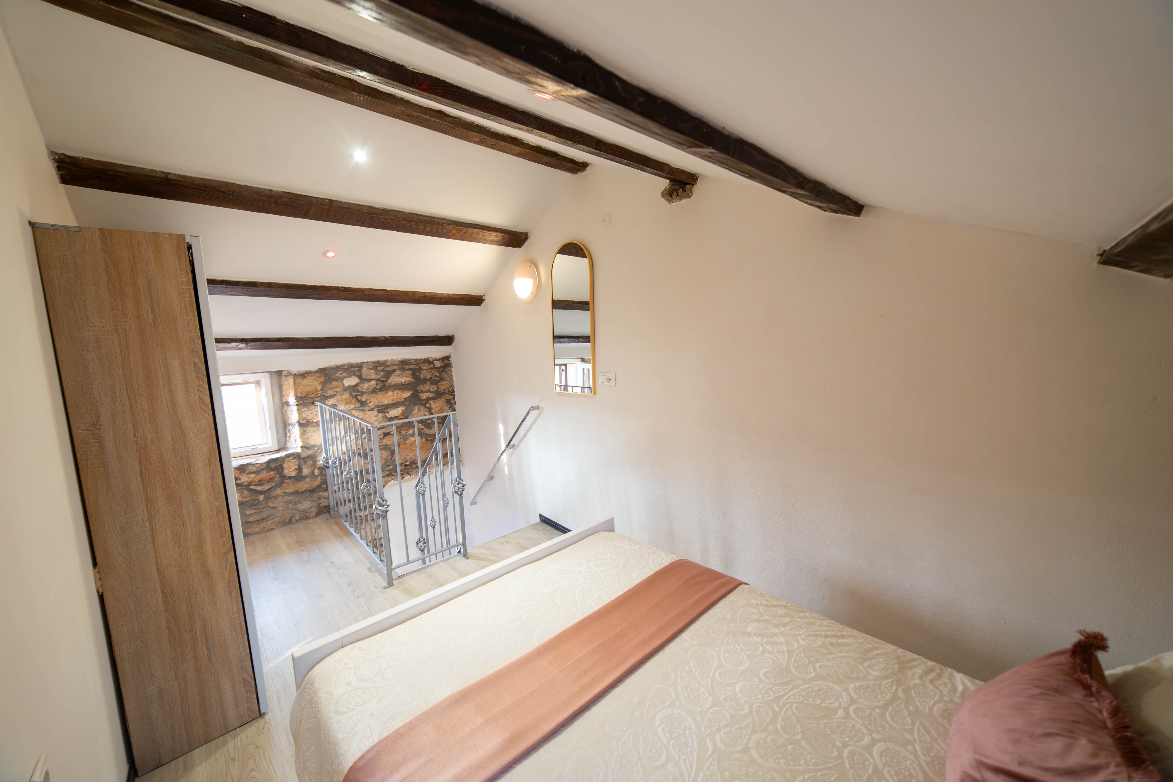 Three bedroom house with terrace Rakotule, Central Istria - Središnja Istra  K