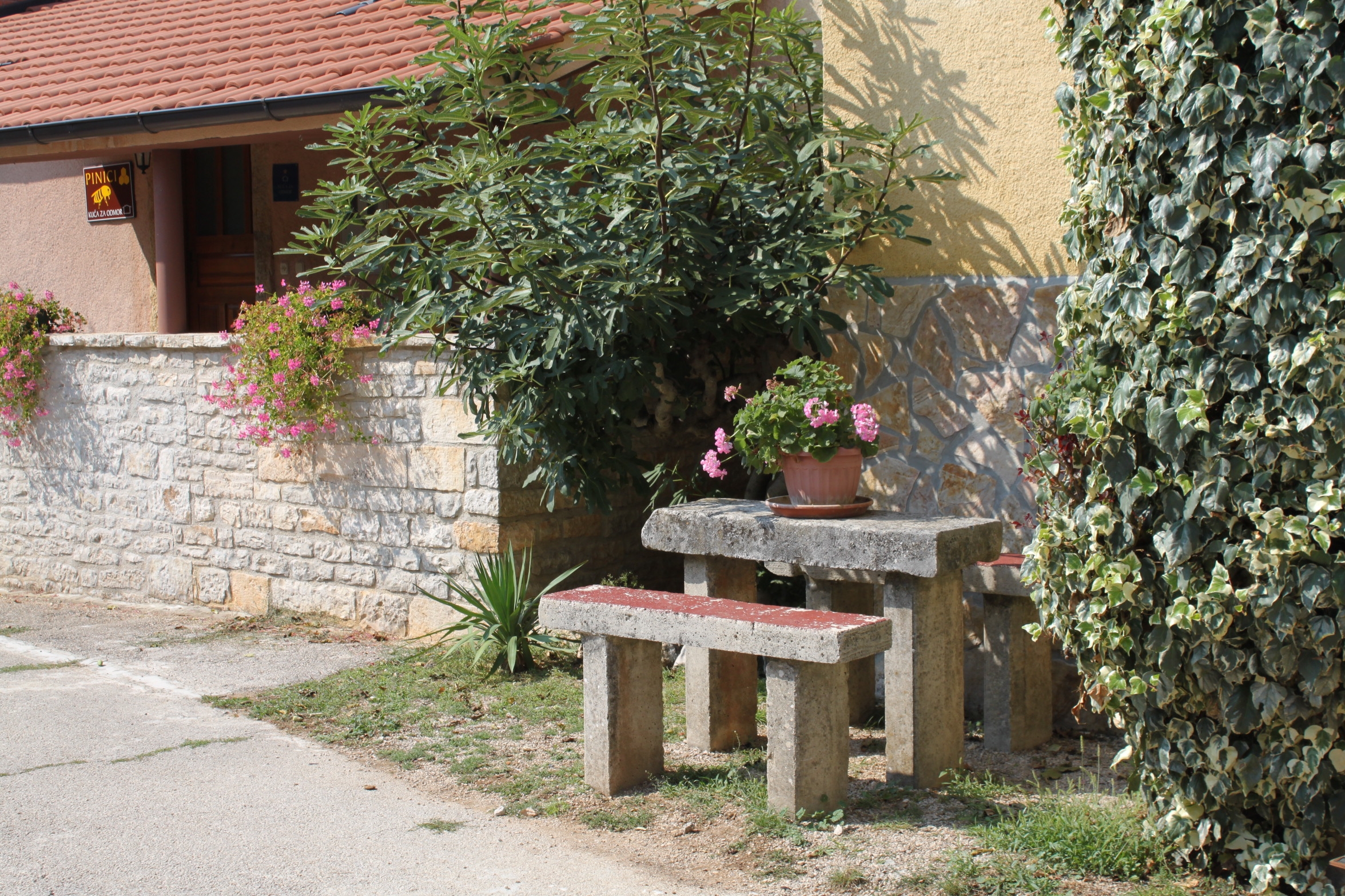 Three bedroom house with terrace Rakotule, Central Istria - Središnja Istra  K