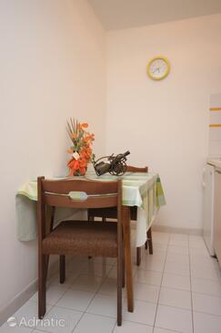 Dining room Rožac, Dining room in the studio-apartment, WIFI.
