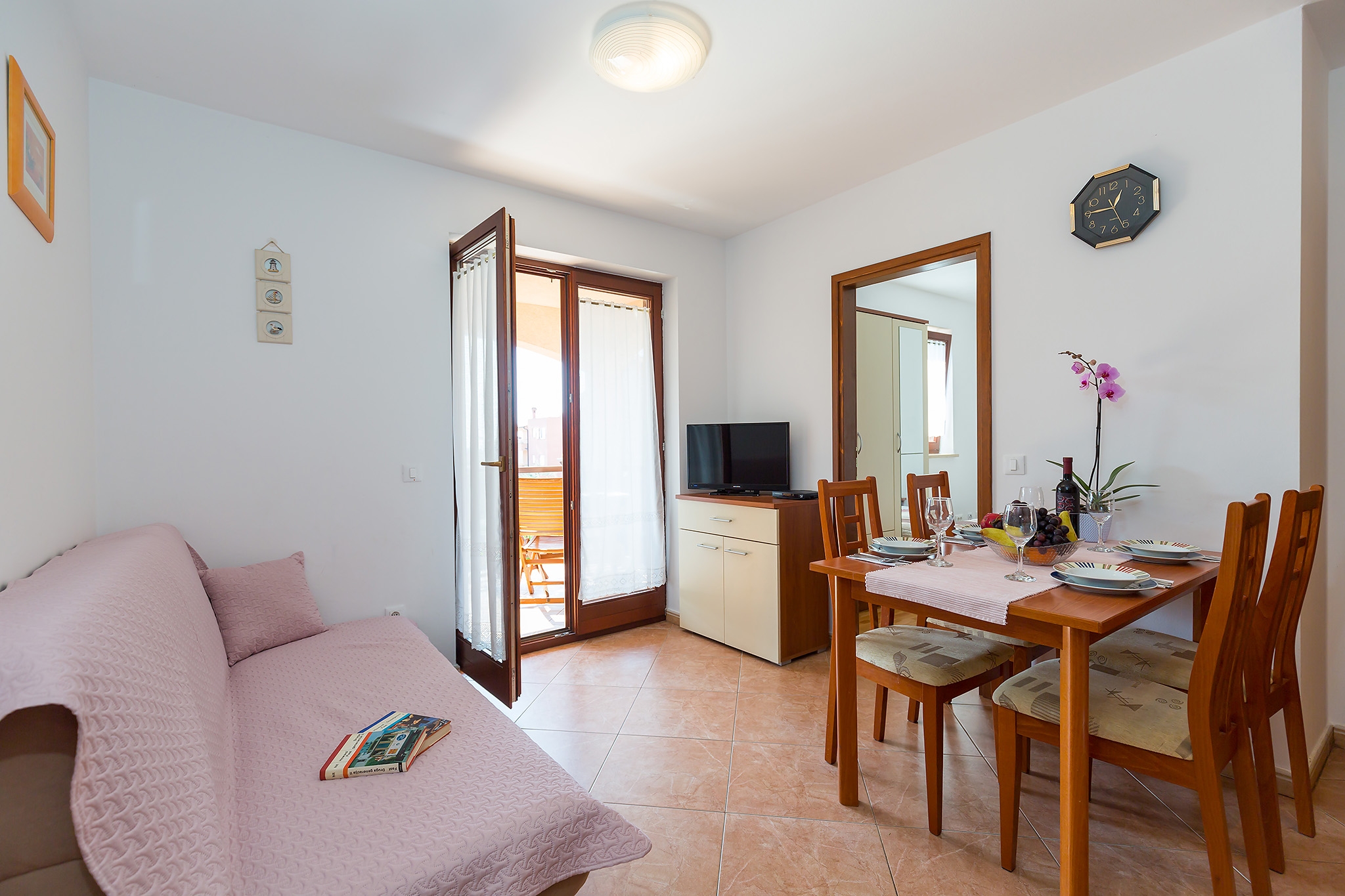 One bedroom apartment with terrace Novigrad (A-7078-a)