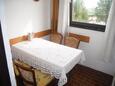 Salle à manger Mareda, Salle à manger dans l’hébergement en type studio-apartment, animaux acceptés.