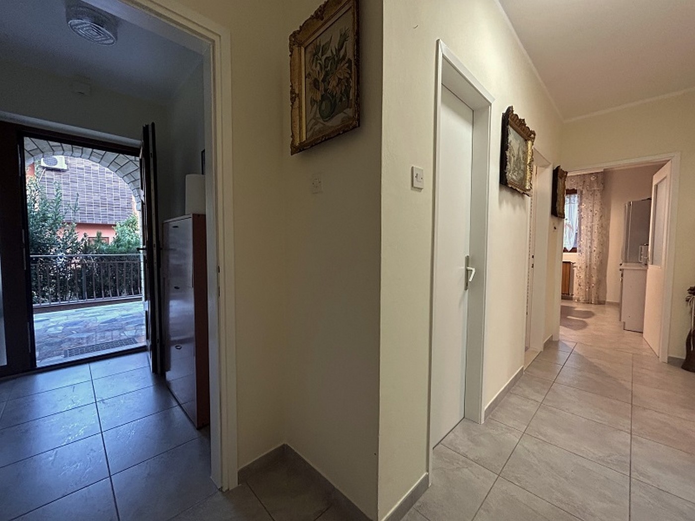 Two bedroom apartment with terrace Novigrad  A-a