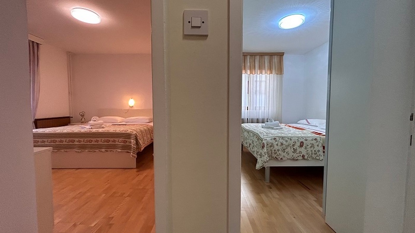 Two bedroom apartment with terrace Novigrad  A-a