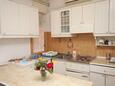 Kuchyně Umag, Kuchyně v ubytování typu apartment, s klimatizací a domácí mazlíčci povoleni.