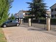 Parking lot Umag, Umag, Parking lot 7114 - Apartments with sandy beach.