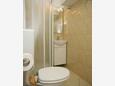 Umag, Bathroom in the studio-apartment, WiFi.