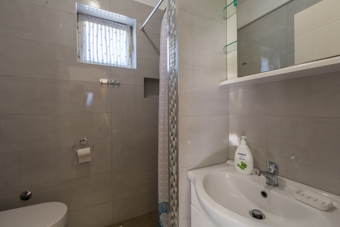 Two bedroom apartment with terrace Novigrad  A-b