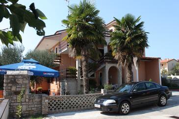 Novigrad, Novigrad, Propiedad 7135 - Apartamentos with pebble beach.