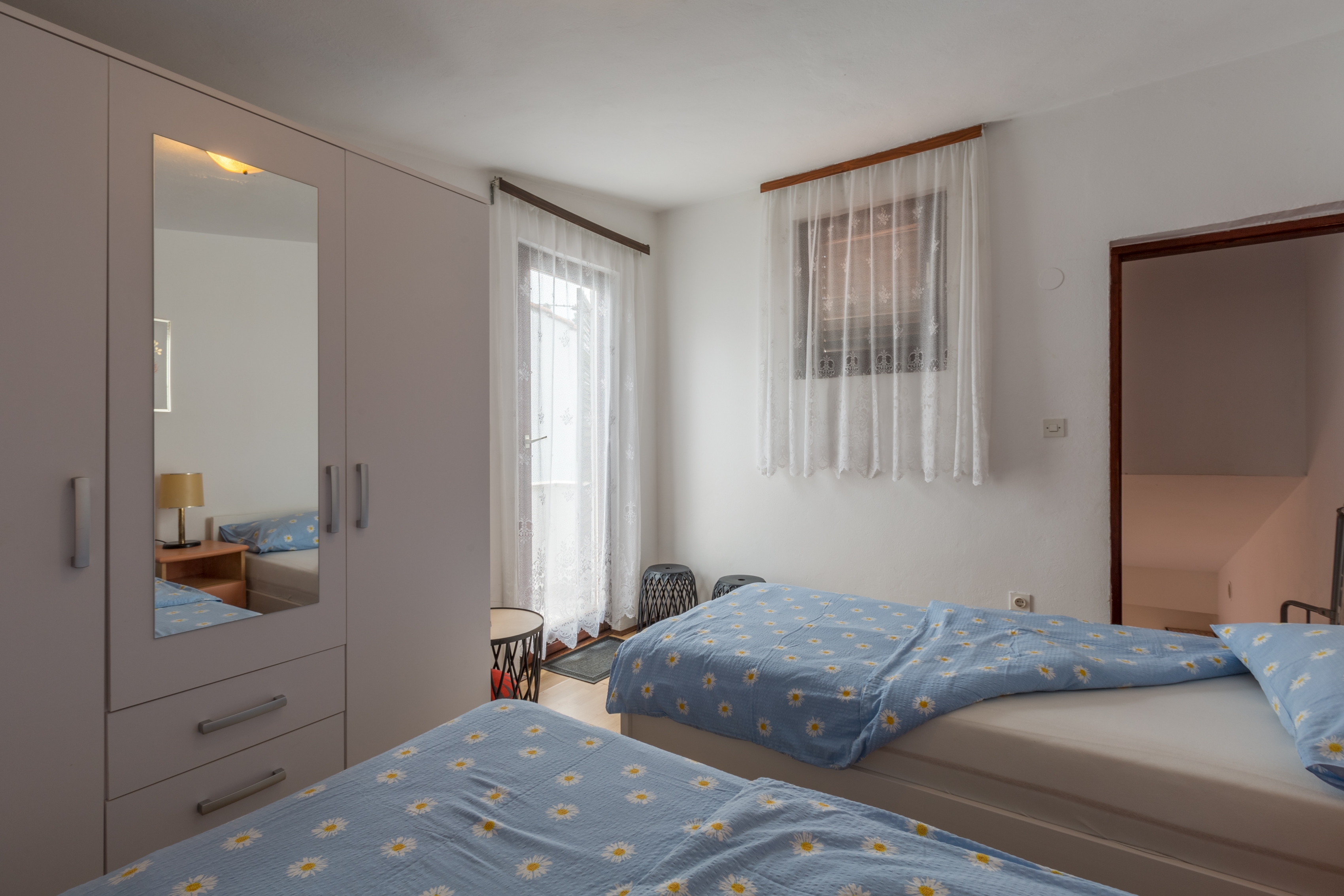 Two bedroom apartment with terrace Poreč  A-b