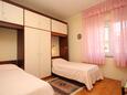 Bedroom 2 Umag, Bedroom 2 in the apartment, dopusteni kucni ljubimci i WIFI.
