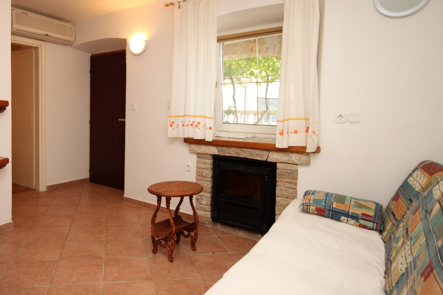 One bedroom apartment with terrace Bašanija, Umag  A-a