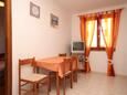 Jídelna Fažana, Jídelna v ubytování typu apartment, s klimatizací a WiFi.