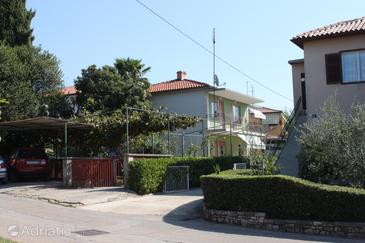 Property Umag, Umag, Property 7164 - Apartments with sandy beach.