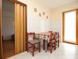 Dining room Umag, Dining room in the apartment.