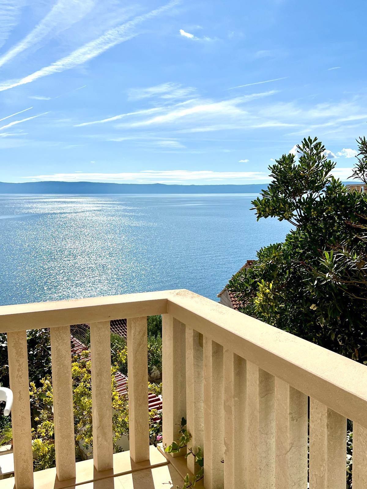 Two bedroom apartment with terrace and sea view Puntinak, Brač  A-b