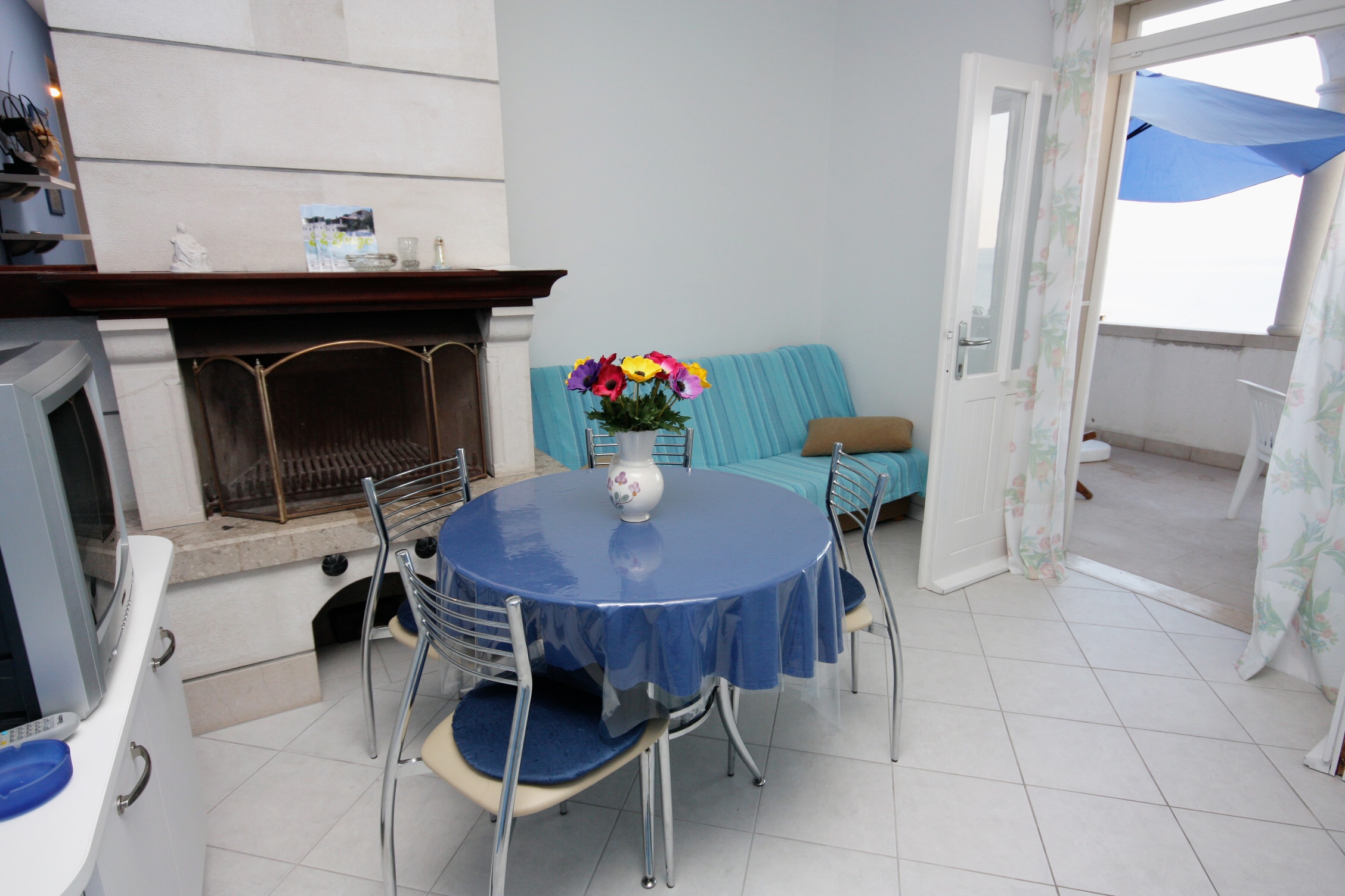 Two bedroom apartment with terrace and sea view Puntinak, Brač (A-718-c)