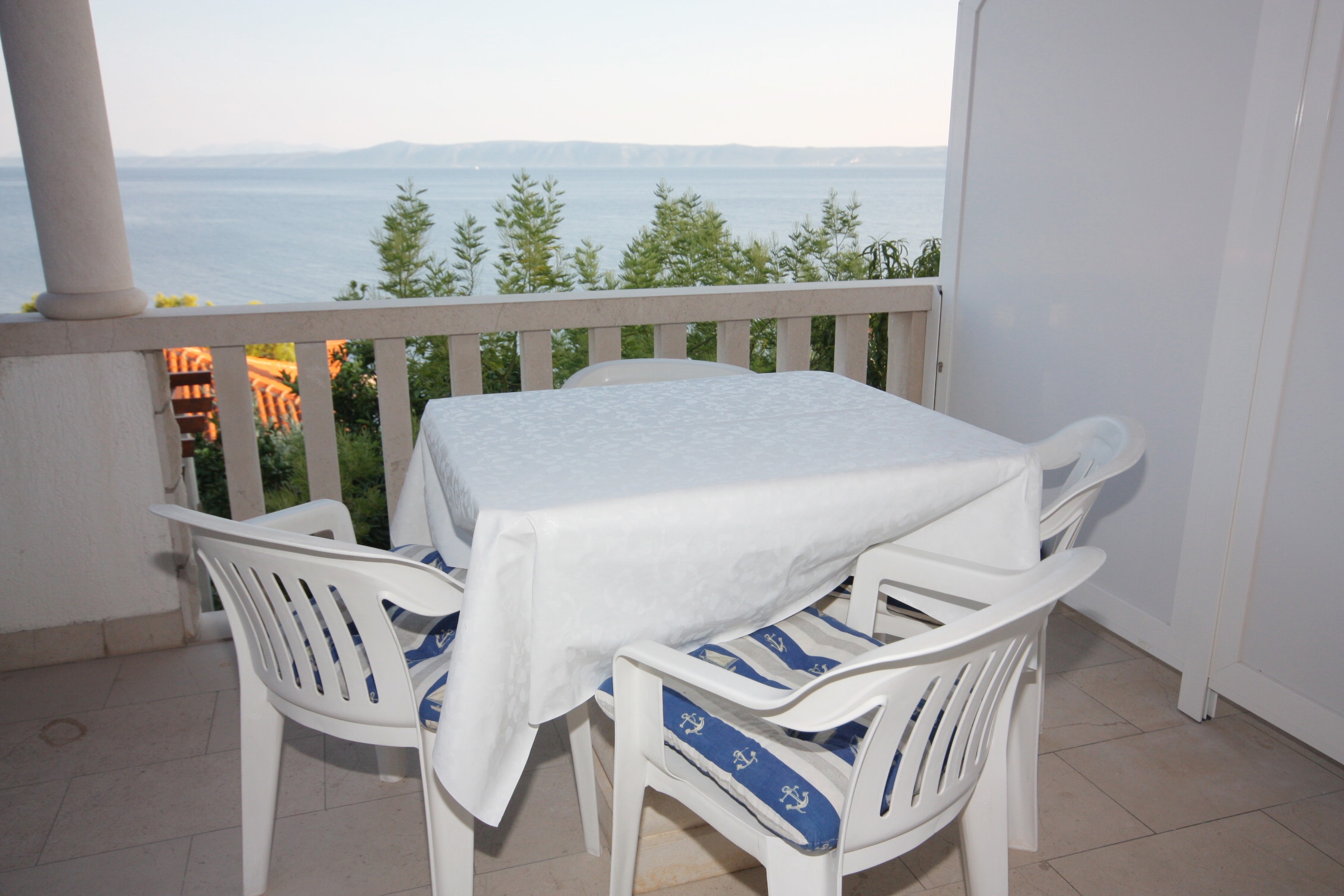 Two bedroom apartment with terrace and sea view Puntinak, Brač  A-c