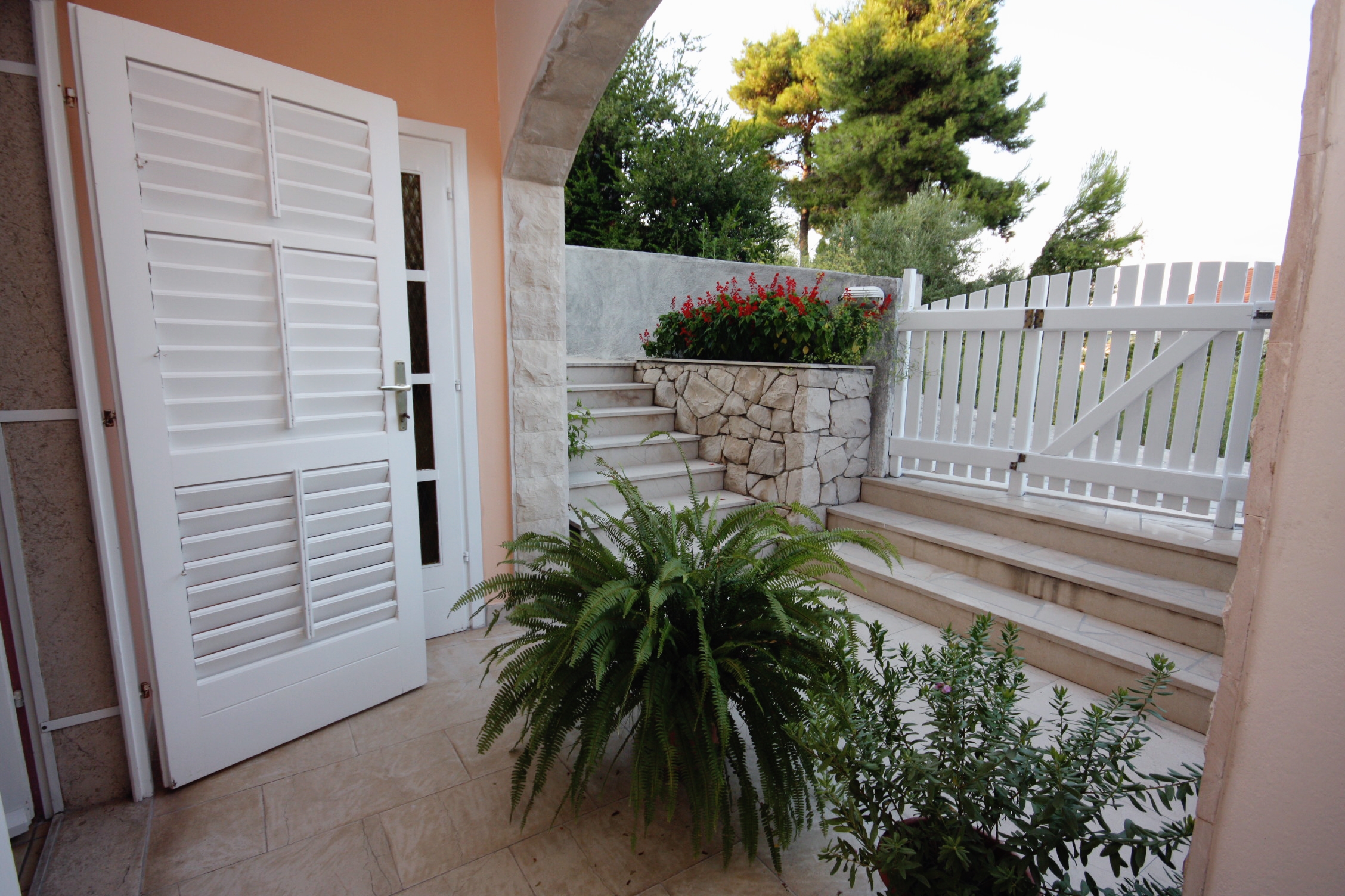 Two bedroom apartment with terrace and sea view Puntinak, Brač  A-c