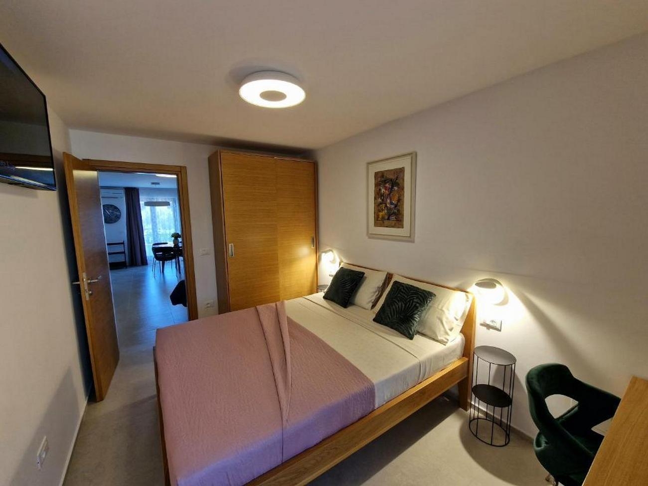 Two bedroom apartment with terrace Rovinj  A-a