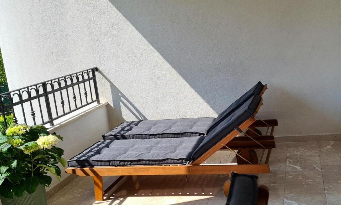 Two bedroom apartment with terrace Rovinj  A-a