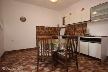 Jídelna Fažana, Jídelna v ubytování typu apartment, WIFI.