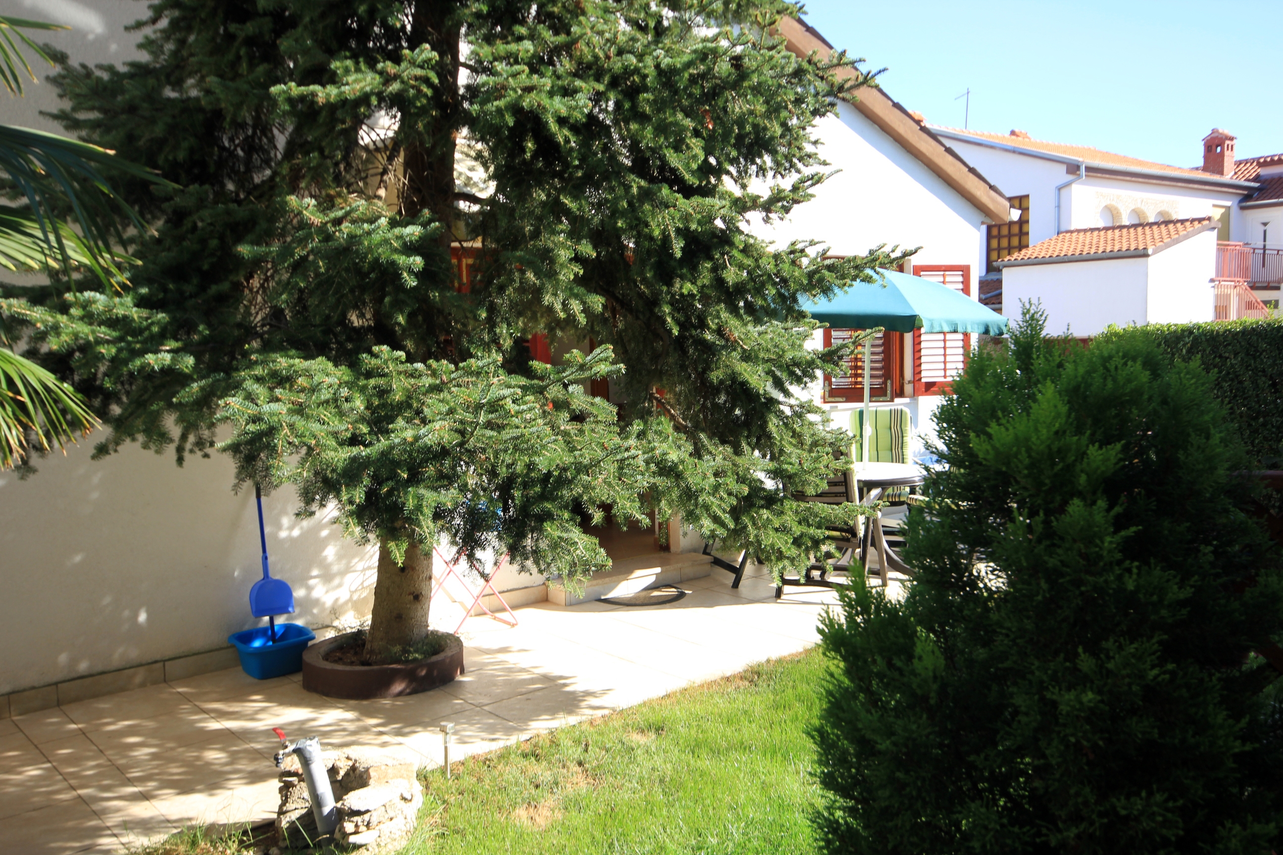 One bedroom apartment with terrace Valbandon, Fažana  A-b