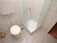 Bathroom 2 Ližnjan, Bathroom 2 in the apartment, (pet friendly) and WiFi.