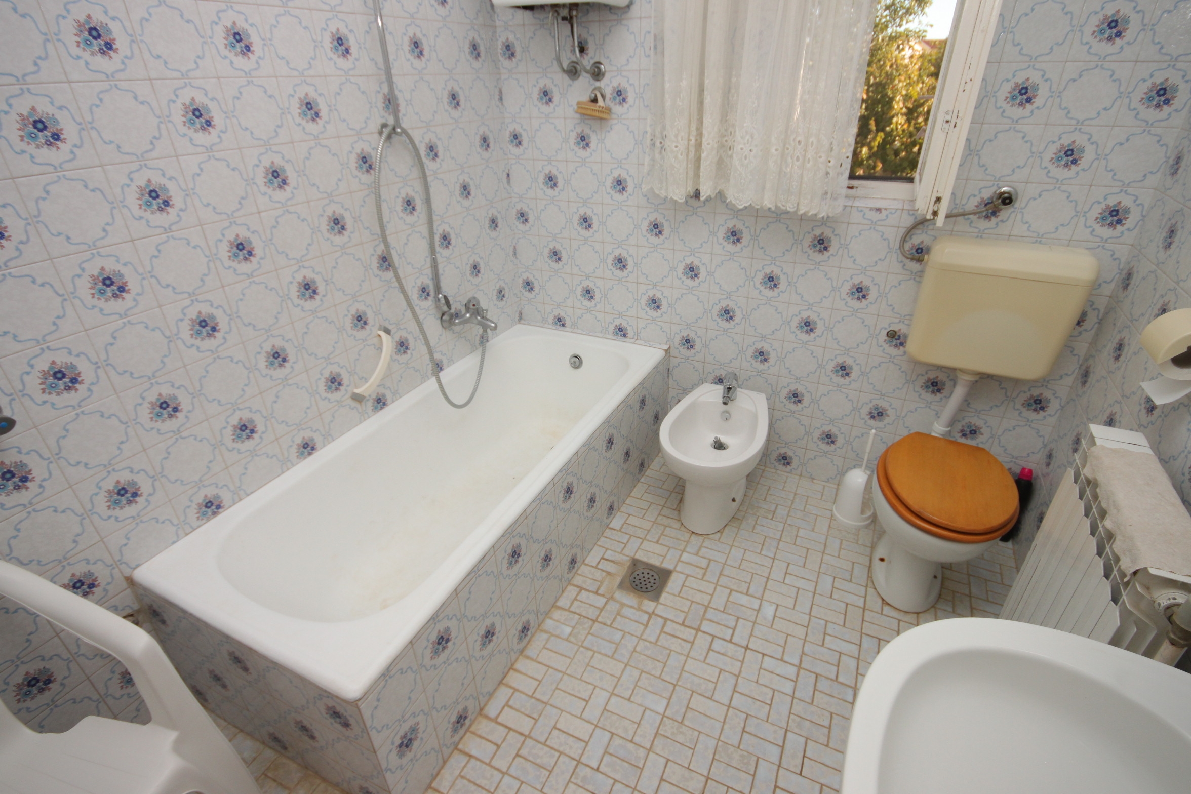 Two bedroom apartment with terrace Valbandon, Fažana  A-a