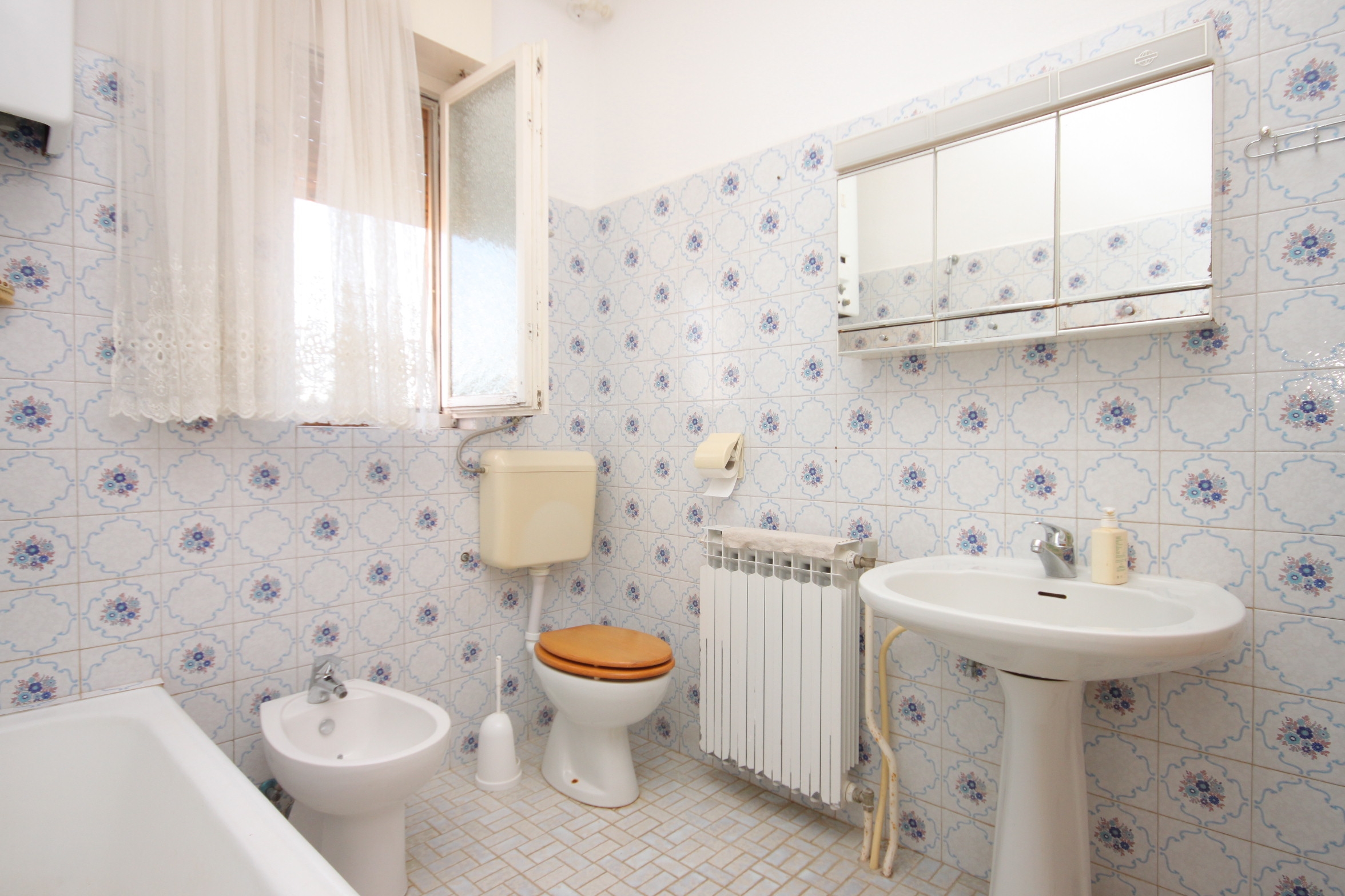Two bedroom apartment with terrace Valbandon, Fažana  A-a