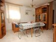 Blagovaonica Valbandon, Blagovaonica u smještaju tipa apartment, dostupna klima i WiFi.