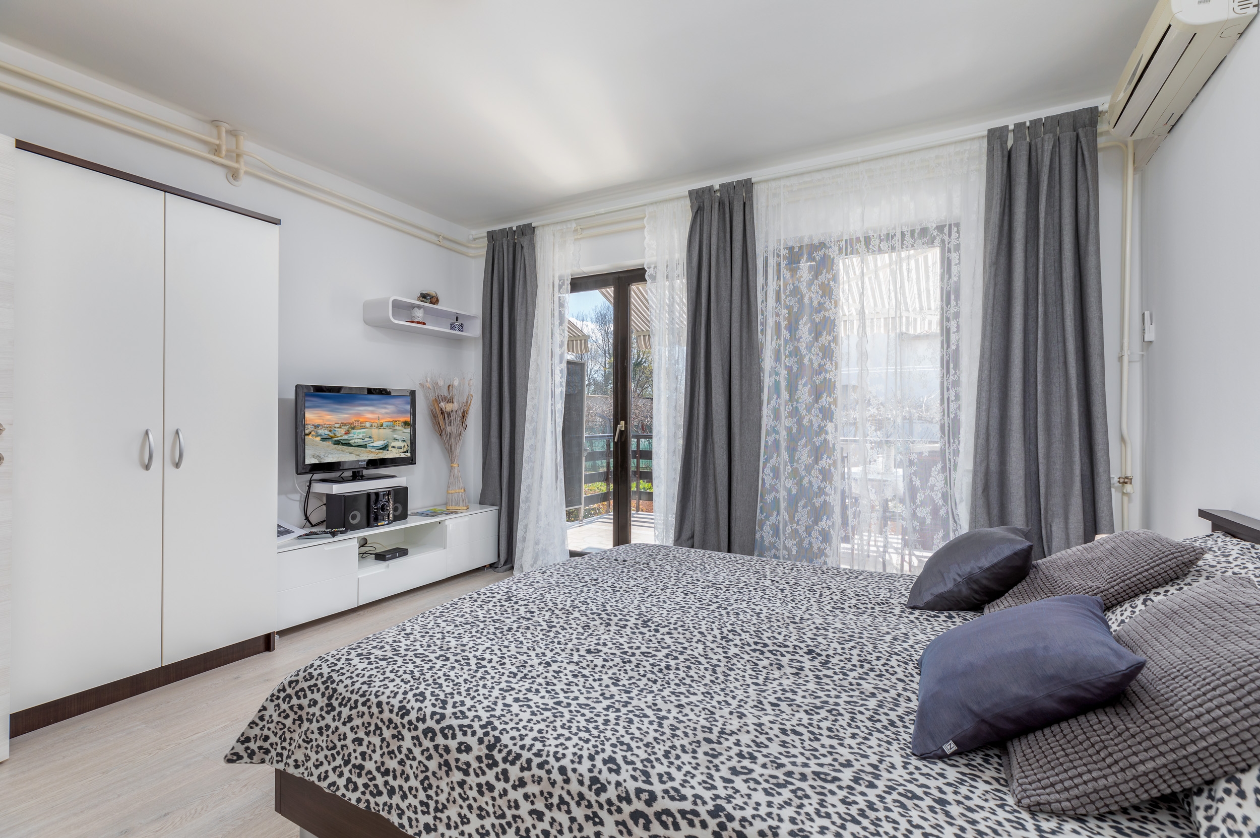 Two bedroom apartment with terrace Valbandon, Fažana (A-7239-b) Two bedroom apartment with terrace Valbandon, Fažana (A-7239-b)