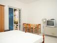 Dining room Ližnjan, Dining room in the apartment, (pet friendly) and WiFi.