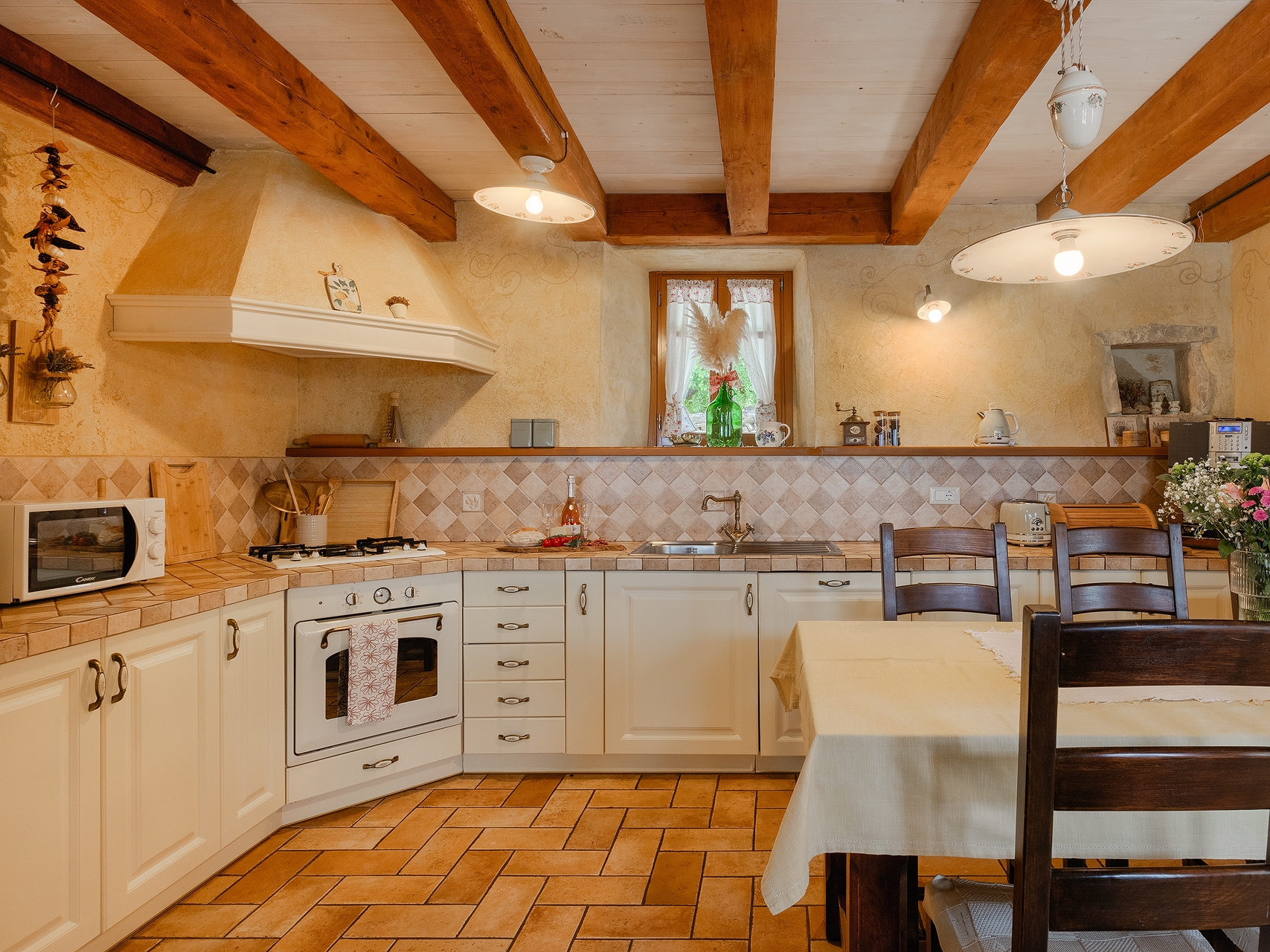Three bedroom house with terrace and sea view Trget, Raša  K