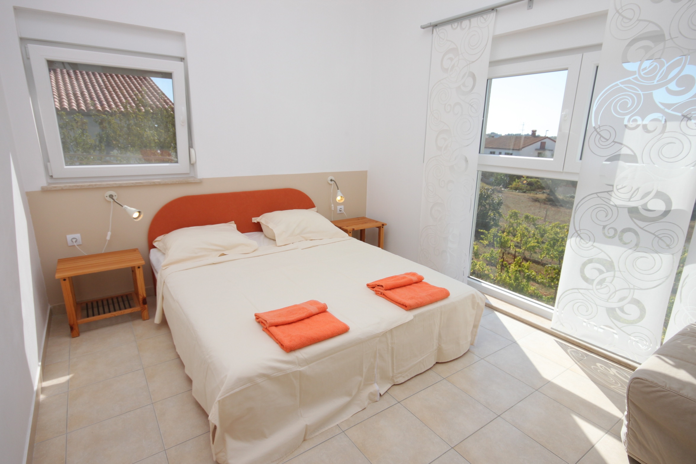 One bedroom apartment with terrace and sea view Fažana (A-7252-b)