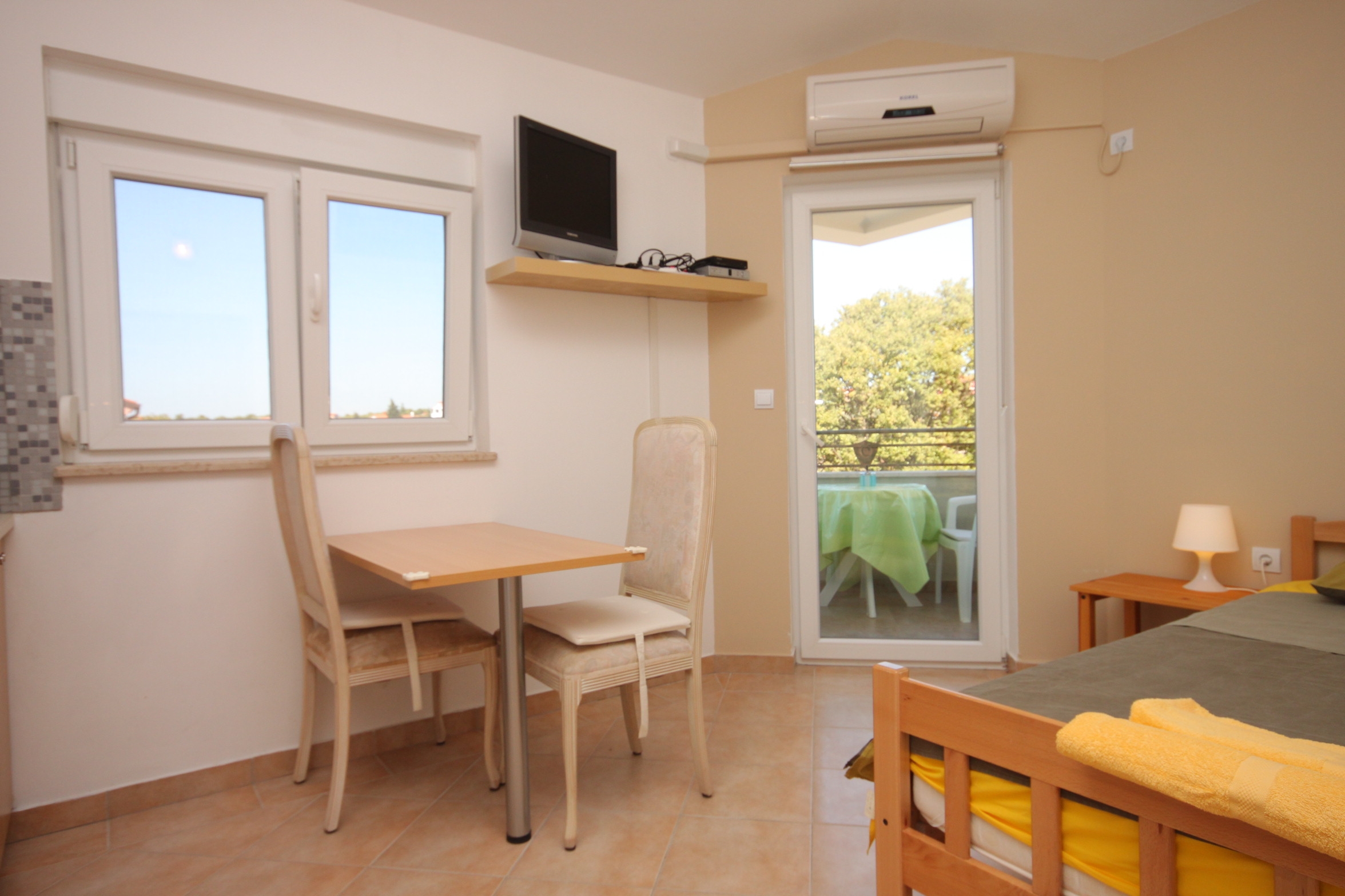 Studio flat with terrace and sea view Fažana (AS-7252-a)