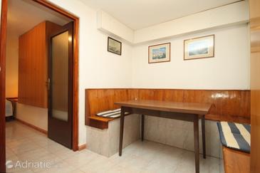 Dining room Fažana, Dining room in the apartment, WIFI.