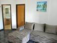 Fažana, Sala de estar in the apartment, air condition available, (pet friendly) y WiFi.