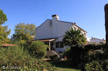 Valbandon, Fažana, Objekt 7268 - Ubytování s oblázkovou pláží.