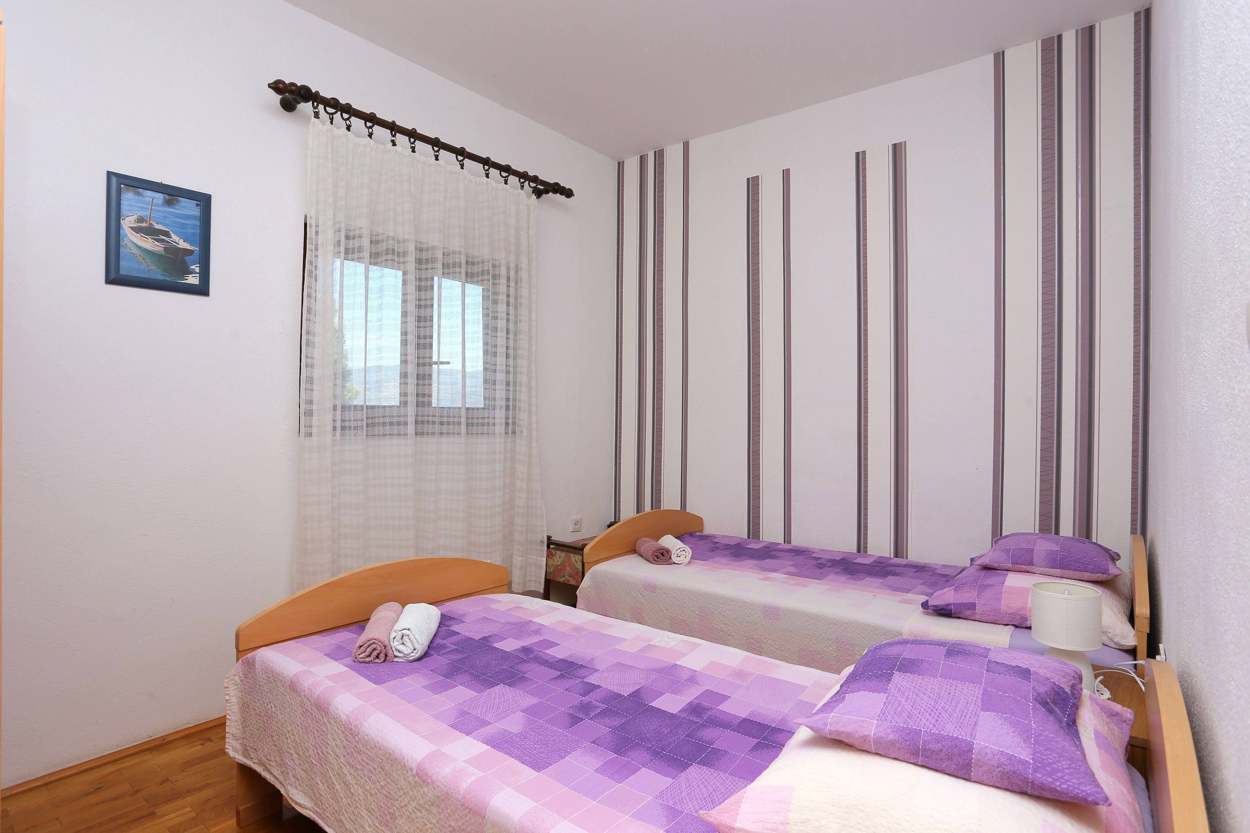 Two bedroom apartment near beach Slatine, Čiovo  A-a