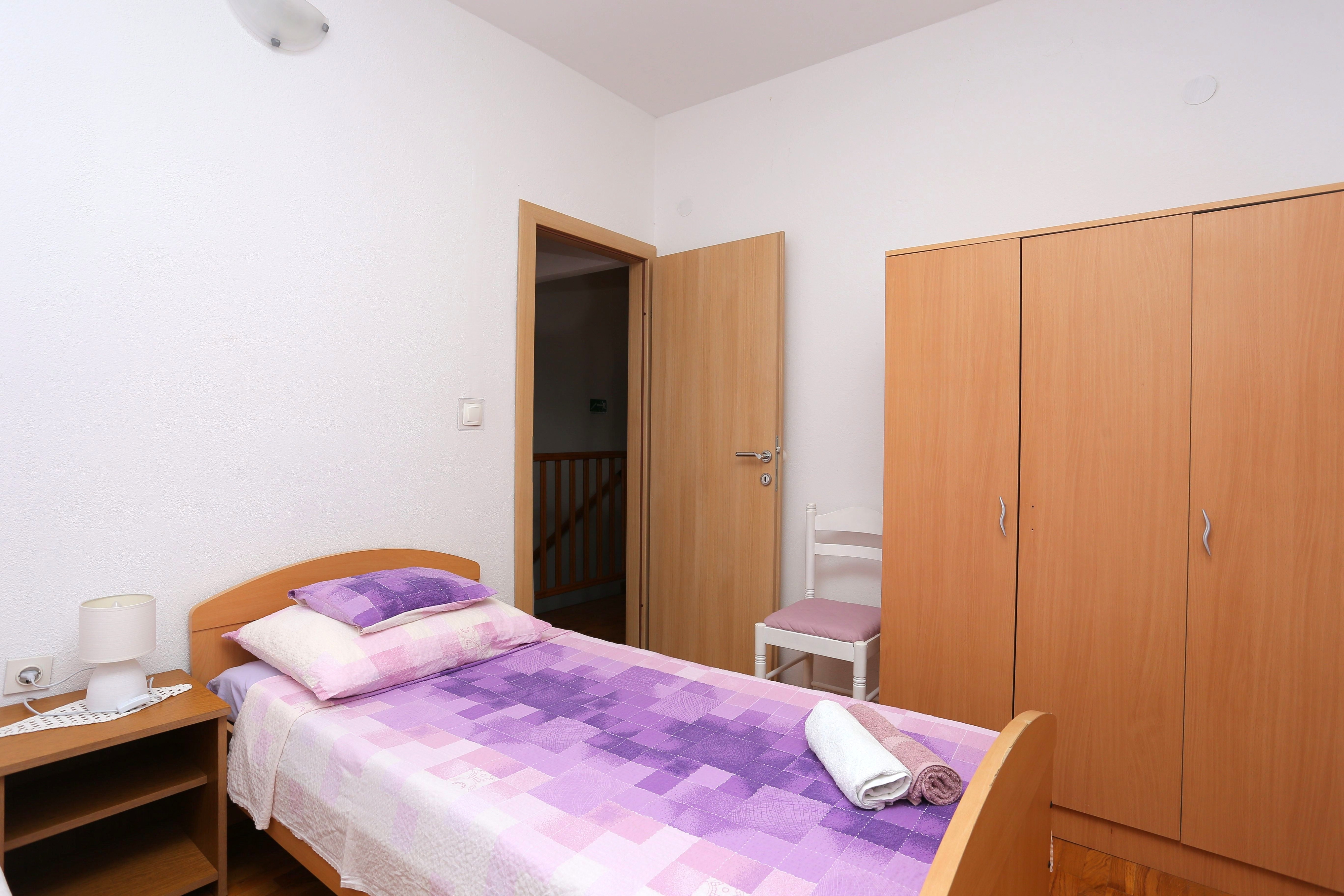 Two bedroom apartment near beach Slatine, Čiovo  A-a