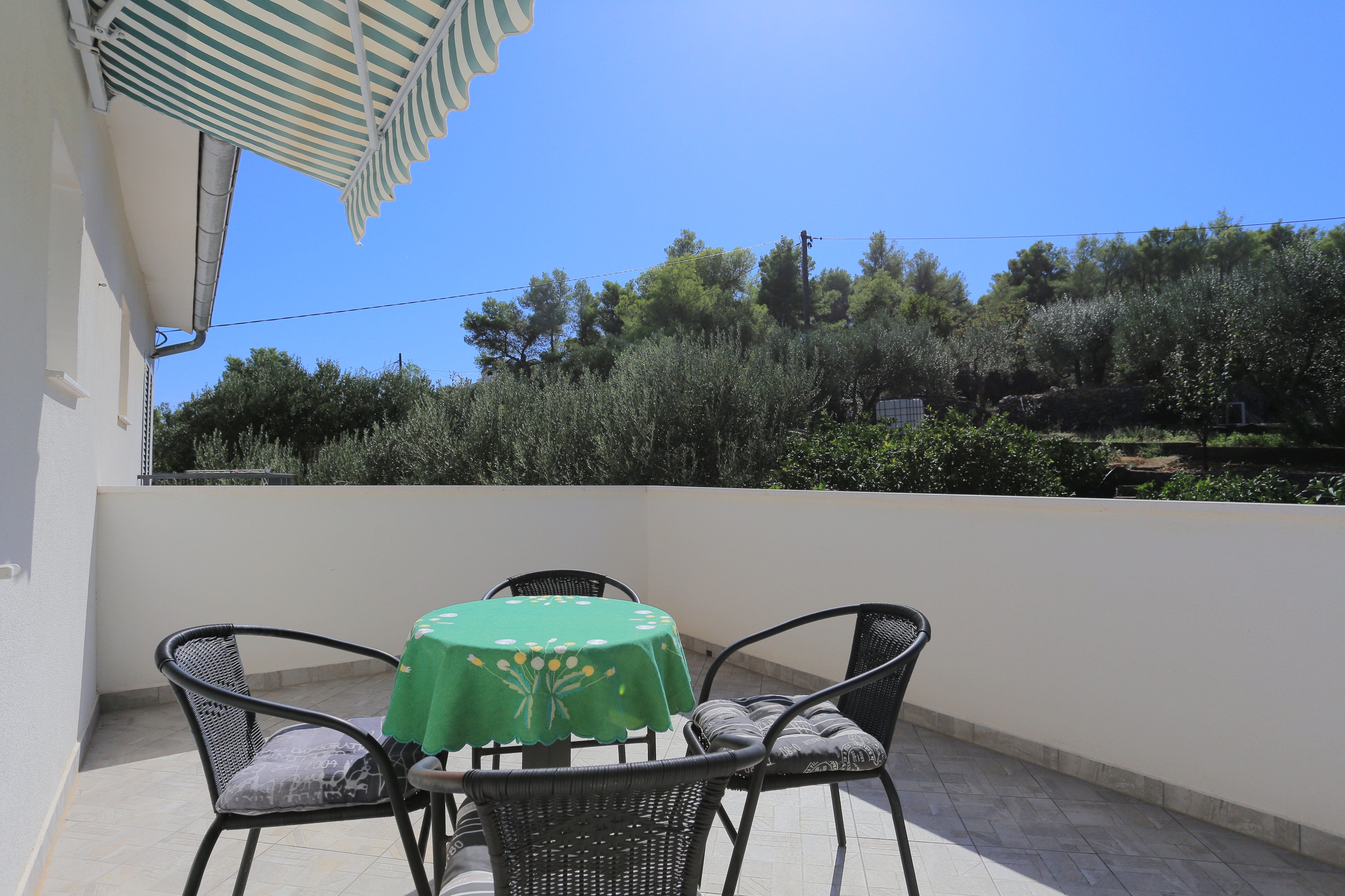 Two bedroom apartment near beach Slatine, Čiovo  A-a
