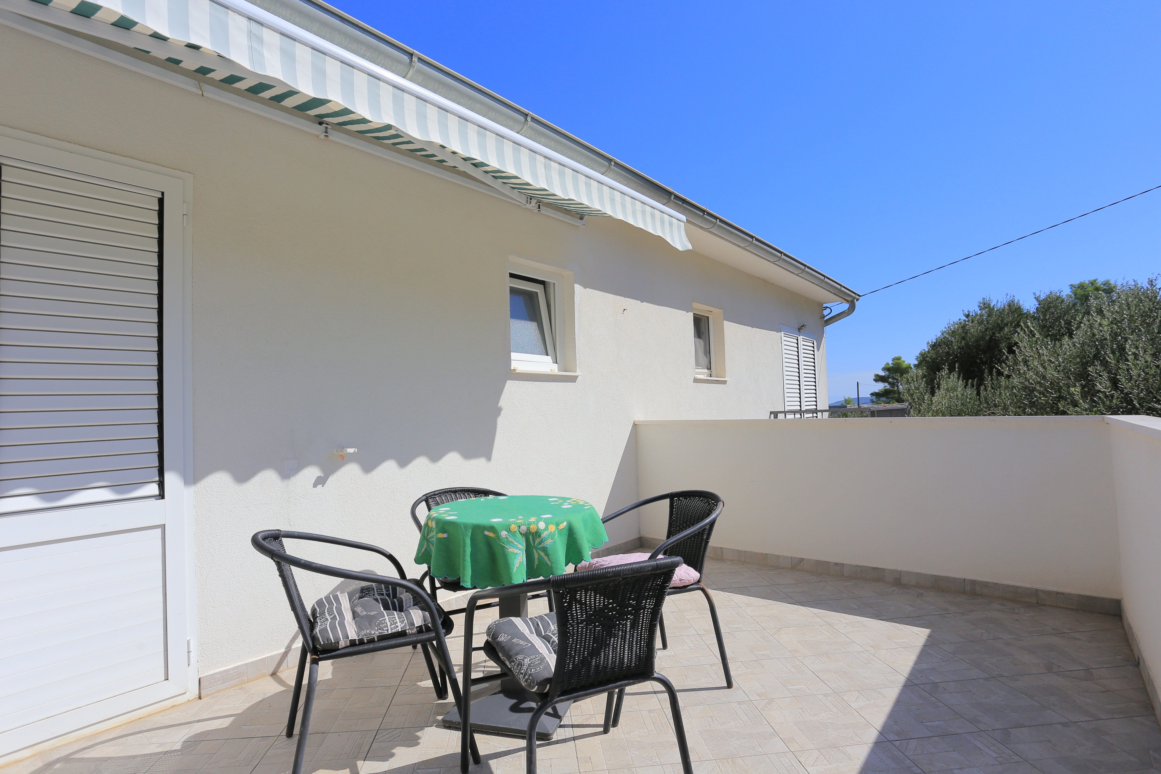 Two bedroom apartment near beach Slatine, Čiovo  A-a