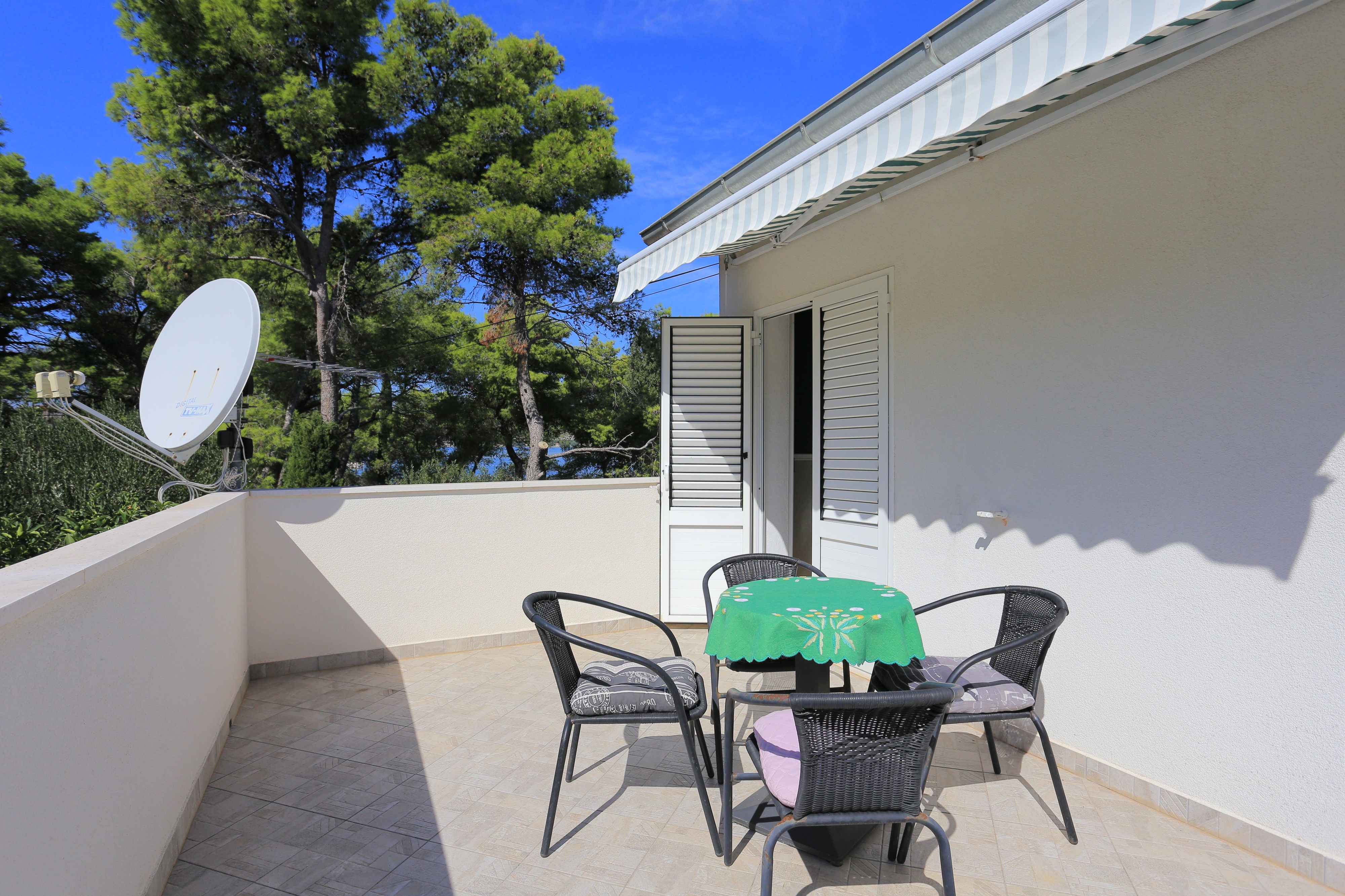 Two bedroom apartment near beach Slatine, Čiovo  A-a
