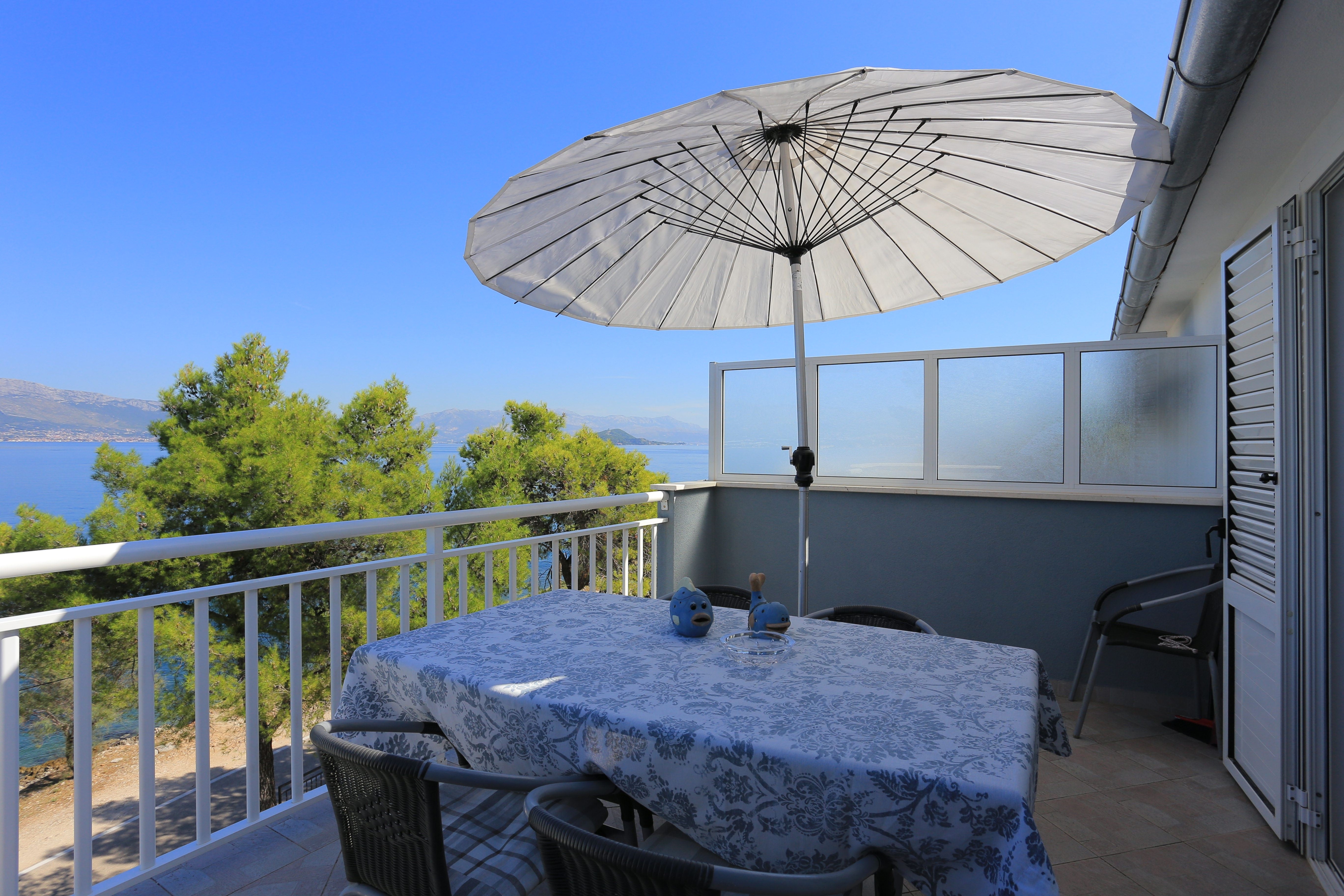 Two bedroom apartment near beach Slatine, Čiovo  A-a