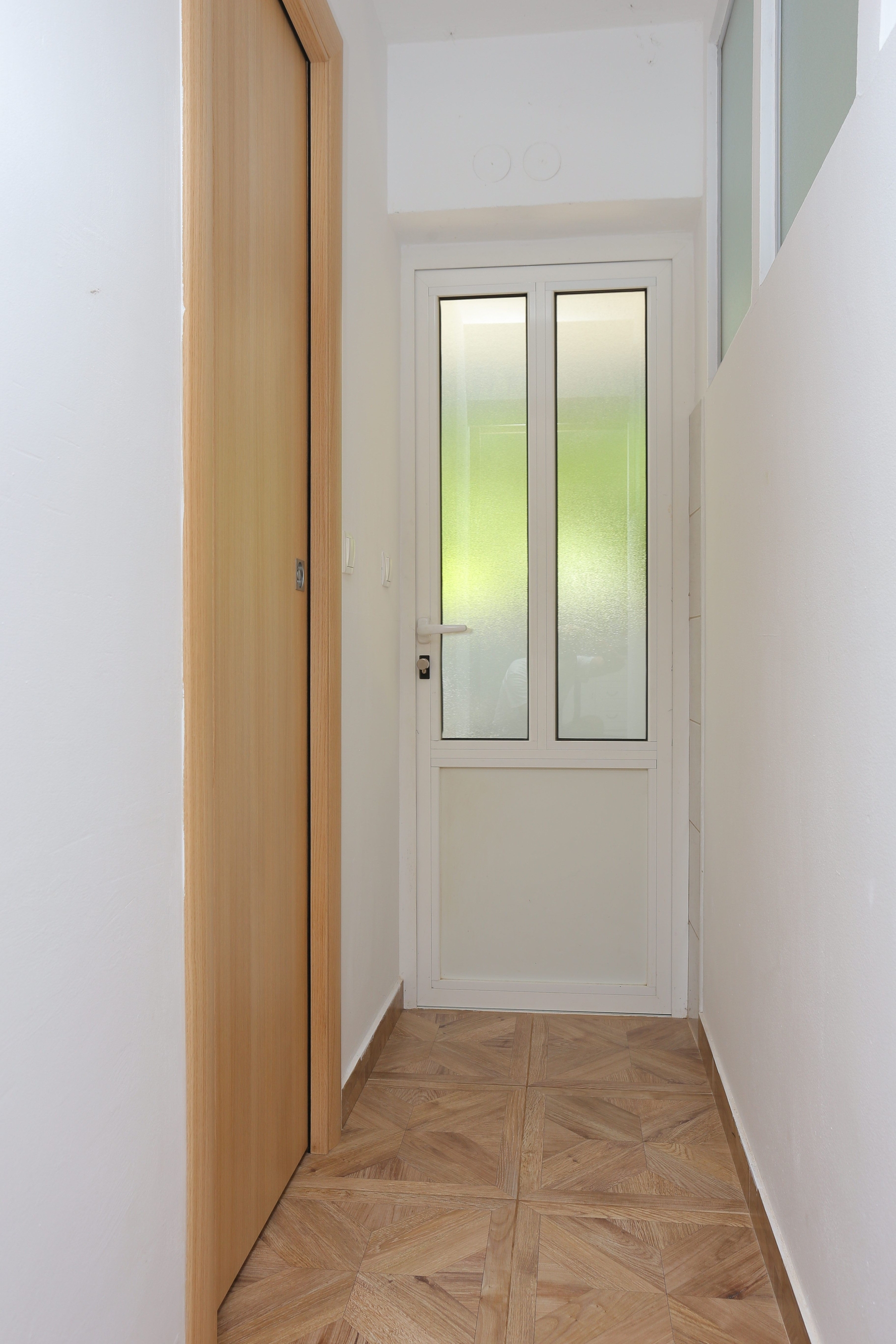 One bedroom apartment near beach Slatine, Čiovo  A-b